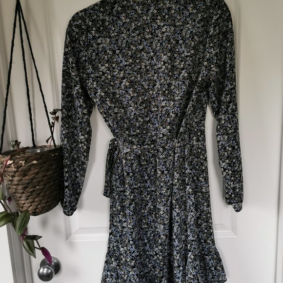 Floral Wrap Dress - Picture 5 of 5